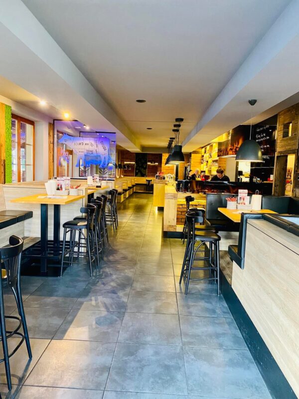 Číšník/ Servírka (od 50 000,- – 58 000,- Kč čistého)