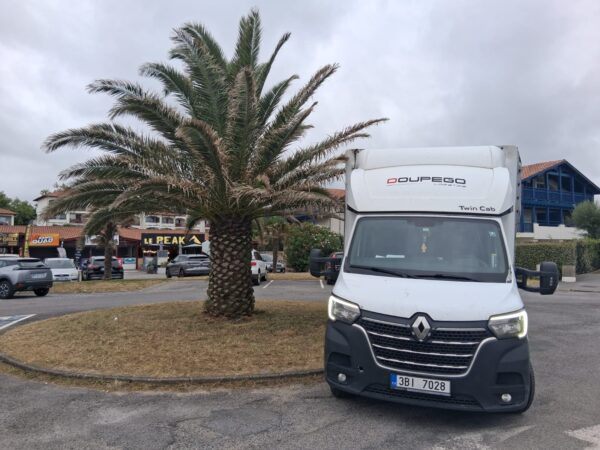 Procestuj Evropu jako řidič sk. B (50 000 Kč čistého, víkendy volné)