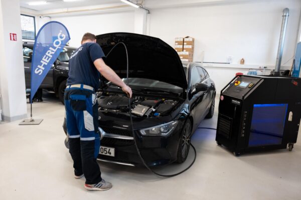 Instalační technik – slaboproud (Zabezpečovací systémy pro vozidla, stroje a lodě) 39.000 – 45.000 Kč
